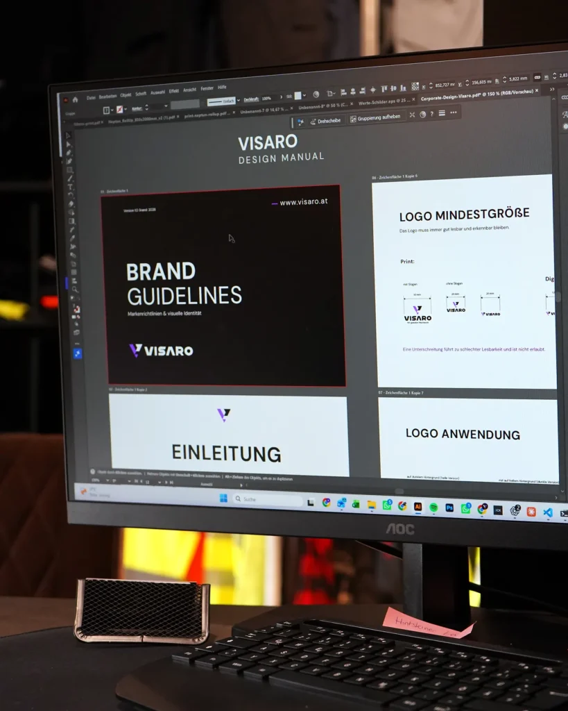Bildschirm mit Seiten des VISARO Design-Manuals: Brand Guidelines, Logo-Mindestgröße, Logo-Anwendung